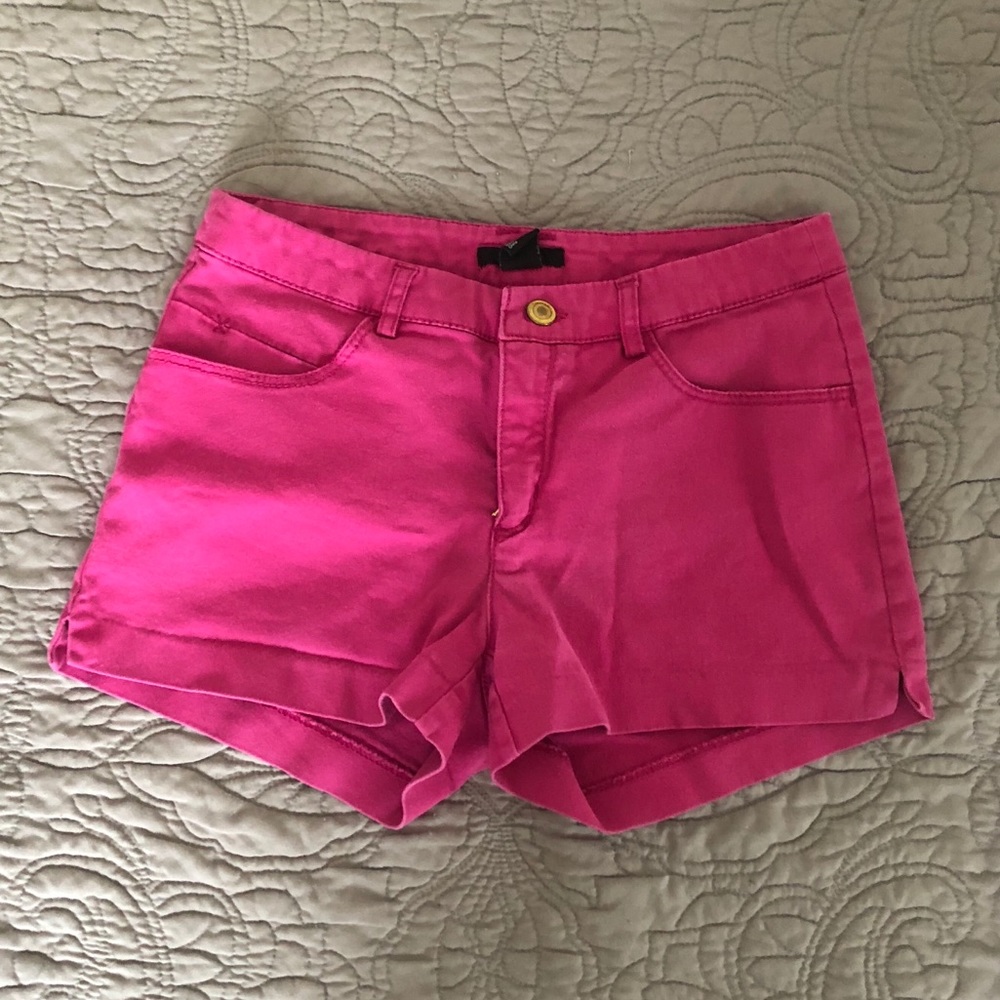 *DONATING SOON* H&M shorts